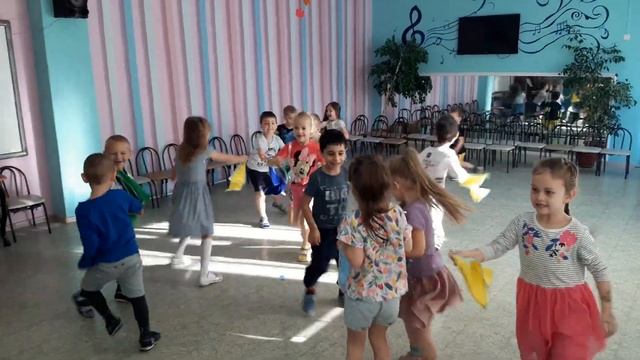 Игра "Чей кружок соберётся быстрее" смотреть онлайн