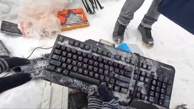 штребух. Продаю Мусор на барахолки Питера.....