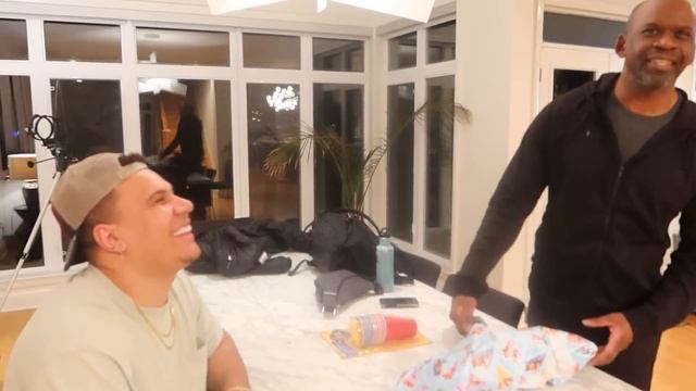 Giving My Girlfriend BAD Christmas GIFTS To See How She Reacts... *UNEXPECTED* смотреть онлайн