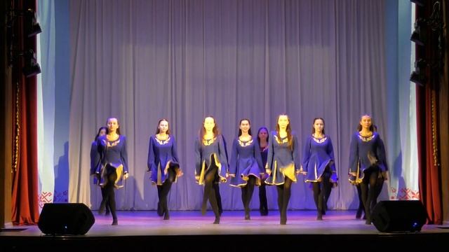 Танцевальный коллектив «Зазеркалье» Ирландский танец «Мелодия ветра» смотреть онлайн