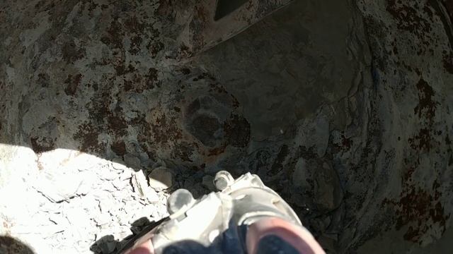 ТРЕШ!!! ГОДОВЫЕ КОЛЬЦА В БЕТОНОМЕШАЛКЕ смотреть онлайн
