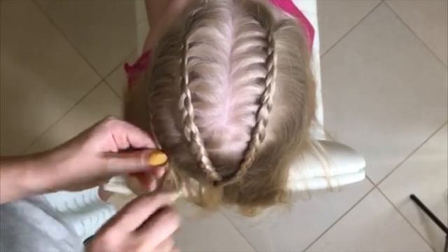 Красивые косы детям за 5 минут / Перекрёстные косы на распущенных волосах / Прически для девочек смотреть онлайн