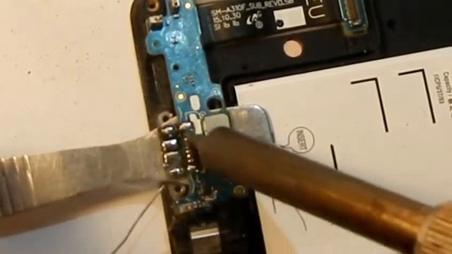 SAMSUNG A310F Не заряжается смотреть онлайн