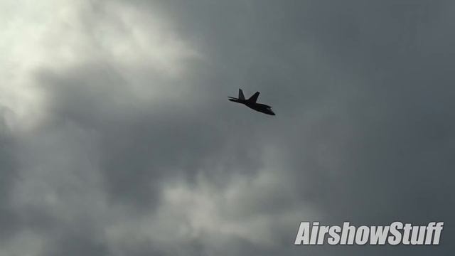 F-35 and F-22 Demo Practice - Heritage Flight Conference 2019 смотреть онлайн