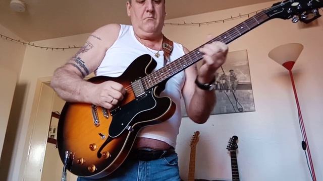 Epiphone 335 with Gibson p/ups plays Old Love. смотреть онлайн