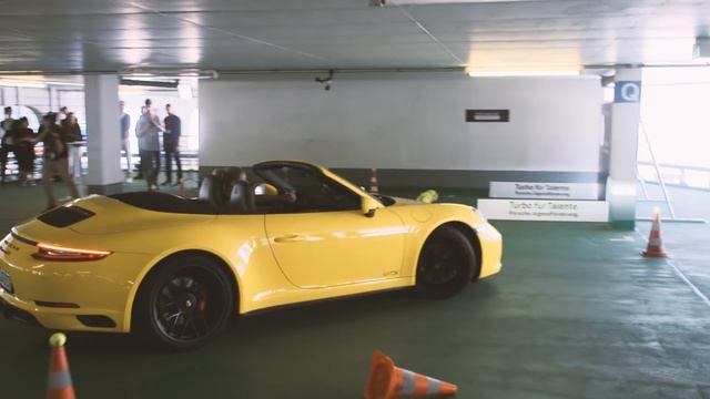 Parking Challenge With Maria Sharapova - Porsche Tennis Grand Prix 2018