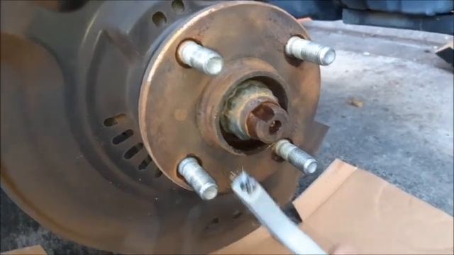 Front Brake Pad and Rotor Replacement (2010 Toyota Yaris) смотреть онлайн