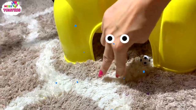 мисс Томирис распаковка - настольный футбол. Miss Tomyris  Unpacking Table Football