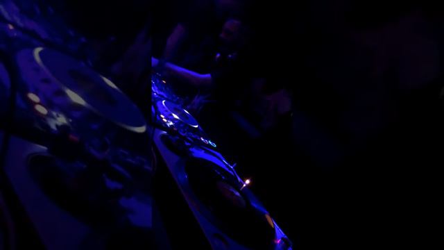 James Cole Live Amper Pécs 2016.11.06. смотреть онлайн