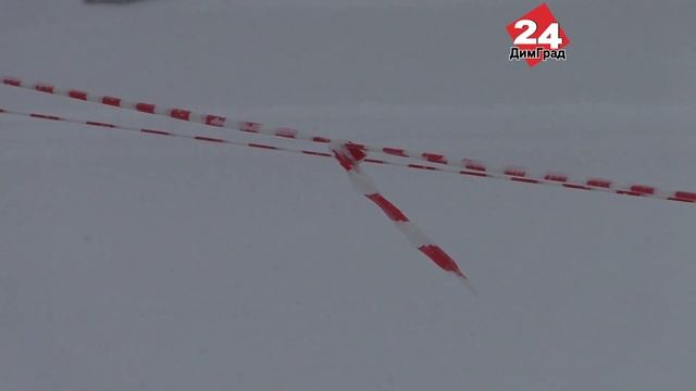 ПОД СНЕГОМ ФОНТАН, ПОД СНЕГОМ ПЛИТКА... смотреть онлайн