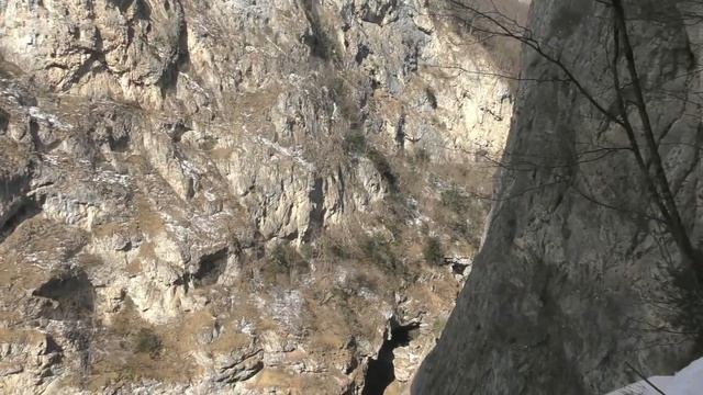 Чегемские водопады, Нижнее голубое озеро Кабардино-Балкарии смотреть онлайн