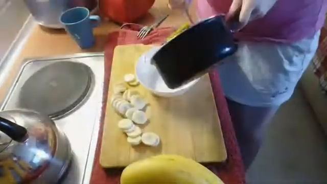 ЗАВТРАК/ОВСЯНКА С БАНАНОМ / ВКУСНО И ПОЛЕЗНО смотреть онлайн