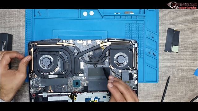 Full disassembly Msi Ge66 raider RTX 2080 смотреть онлайн