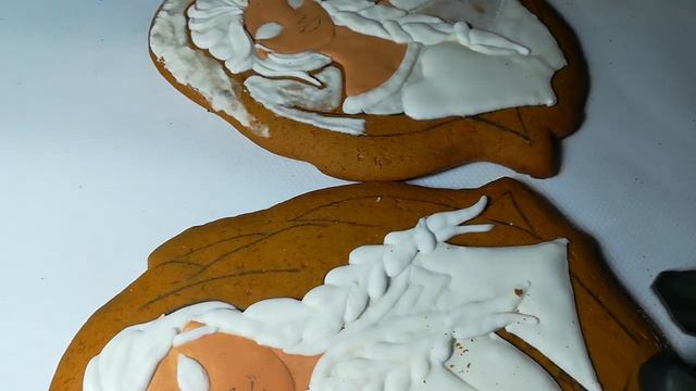 РОСПИСЬ ПРЯНИКОВ / Красивейшие имбирные пряники Эльза и Анна. Поздравляю с Новым годом! смотреть онлайн