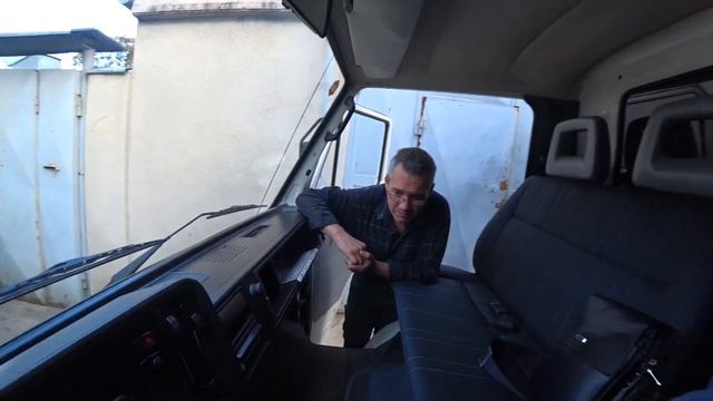 Ремонт задней ходовой, печки и глушителя VW LT-28, 1991 г.в. смотреть онлайн