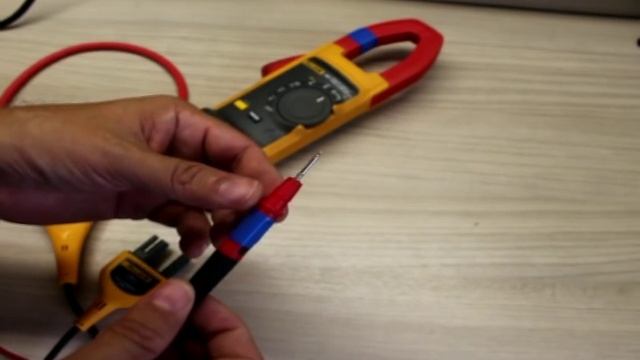 AMPERÍMETRO CA/CC BLUETOOTH 2500A (REVIEW FLUKE 381) смотреть онлайн