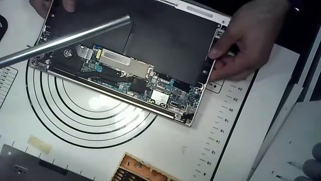 Замена аккумулятора Asus UX21A смотреть онлайн