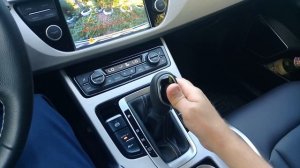 Ручник и auto hold Geely Atlas