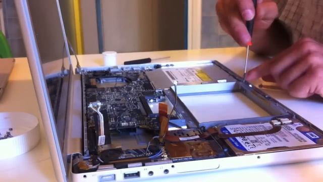 Cook My Book - Riparazione MacBookPro (A1226) al Forno смотреть онлайн