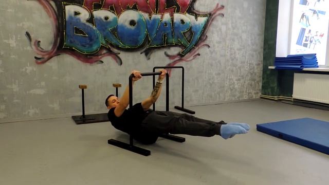 Упражнения на Напольных Брусьях смотреть онлайн