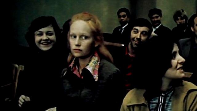 В МОЛОДОСТИ ЭТУ РЫЖЕВОЛОСУЮ БЕСТИЮ СНИМАЛ ГАЙДАЙ, И ВЫ ЕЁ ТОЧНО НЕ ВСПОМНИТЕ смотреть онлайн