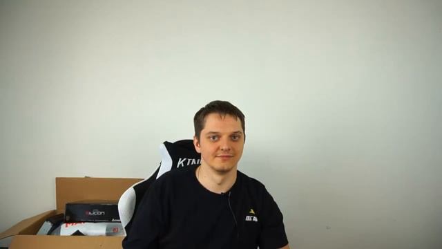 Ремонтяш смотрит в камеру 10 часов смотреть онлайн