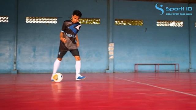 REVIEW DAN COBAIN LANGSUNG SEPATU SULTAN! INI DIA RASANYA PAKE NIKE LUNAR GATO II! смотреть онлайн