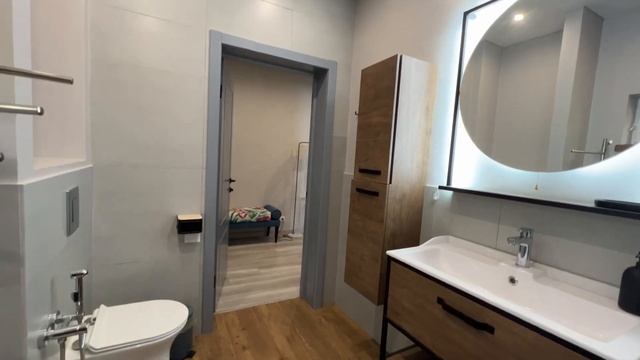 Дом с ремонтом в Краснодаре. Кухня с гардеробной 32 кв.м !!!! Техника и мебель остается!!! смотреть онлайн