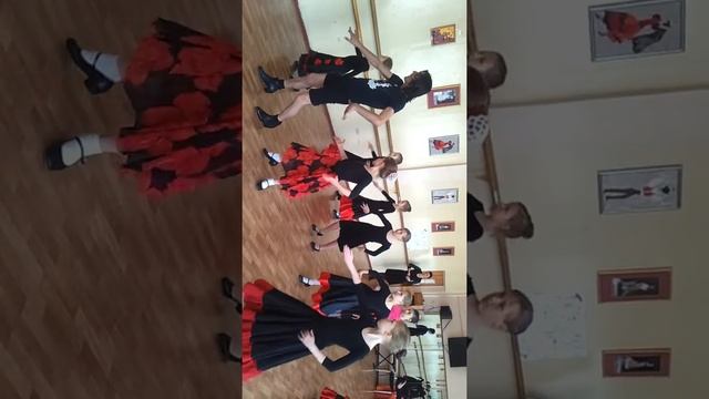 Уроки фламенко и испанского танца. Школа фламенко Хосе Кармона смотреть онлайн