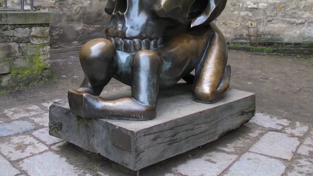 Скульптура "Притча о черепе" смотреть онлайн