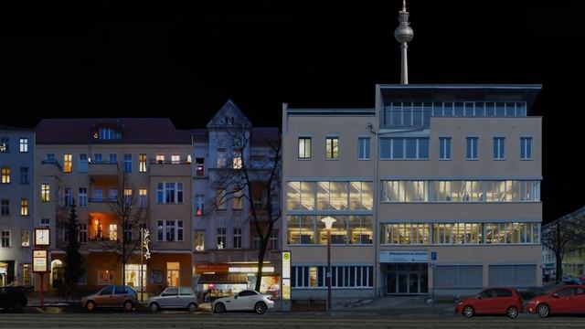 Der Fernsehturm Berlin startet ins Weltall Panoramamontage in 4K смотреть онлайн