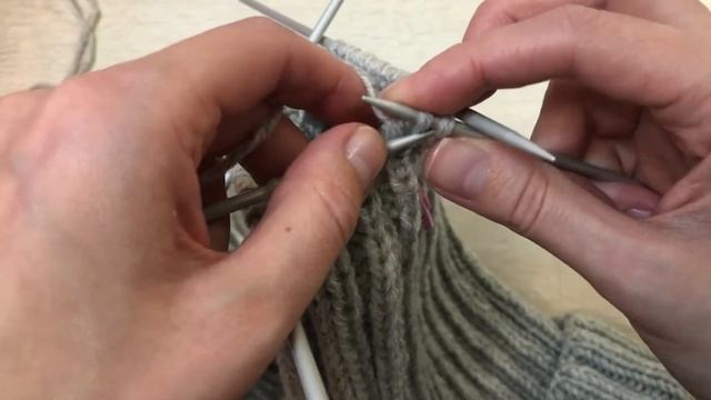 Шапка спицами: закрытие петель смотреть онлайн