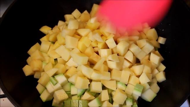 Лучшие гарниры. Картофель жареный с кабачком-цуккини смотреть онлайн