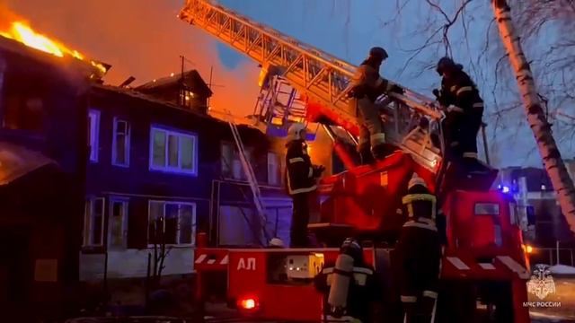 Кадры с тушения пожара в городе Рязани смотреть онлайн