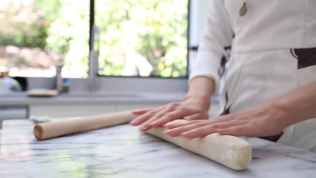 Easy Chinese Doughnut Recipe (Crisp Fried Breadstick) | 油條 Yóutiáo смотреть онлайн