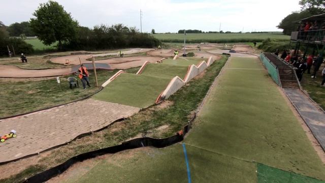 Bonus : La piste vue du ciel ! Les buggy en action ! ? смотреть онлайн
