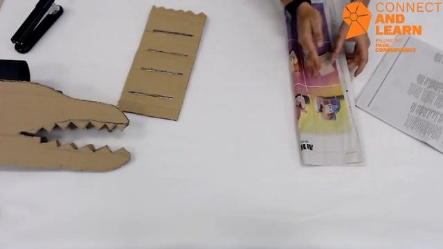 Cardboard Alligator Mask смотреть онлайн