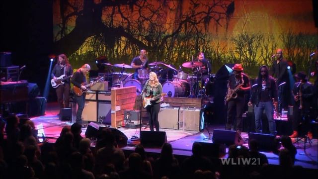 Tedeschi Trucks Band - "There’s a Break in the Road" смотреть онлайн