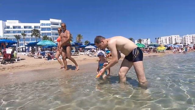 Пляж Протараса на Кипре, чистейшая вода! смотреть онлайн