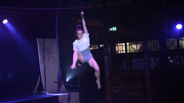 Isabelle- trapeze act смотреть онлайн
