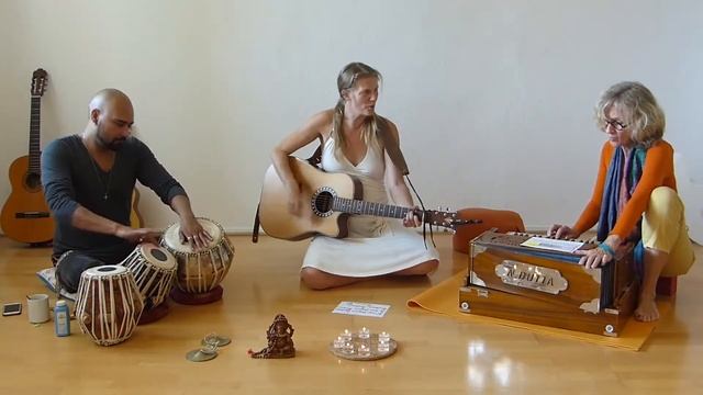Om Namo Bhagavate Vasudevaya (Mantra) смотреть онлайн