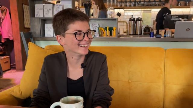 ОГУРЦЫ - инклюзивное кафе в Санкт-Петербурге | Большое Путешествие маленькой колясочки смотреть онлайн