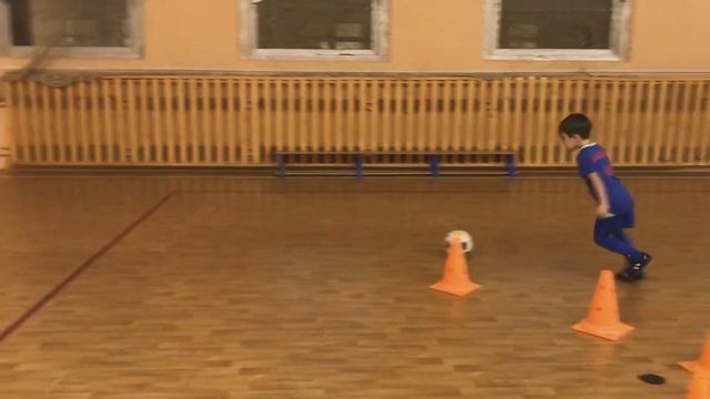 Футбольная игра "Волшебный вратарь" (дети 6-8 лет) / Школа футбола "Специфик" смотреть онлайн