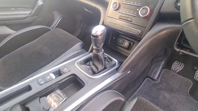 181D15866 - 2018 Renault Megane SPORT TOURER DYNAMIQUE 18,950 смотреть онлайн