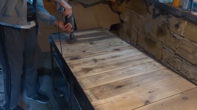 Верстак для гаража под наждак своими руками.Workbench for garage under emery own hands. смотреть онлайн