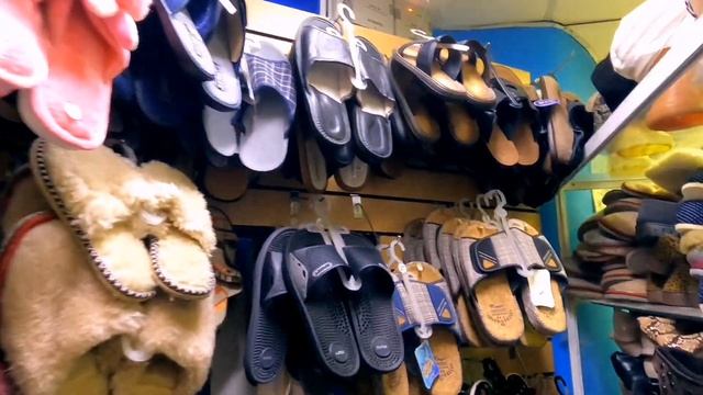 Многие недооценивают товарный бизнес. В продаже два отдела в ТЦ смотреть онлайн