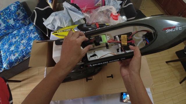 FT011 RC Boat Unboxing on A Friday Afternoon! Beautiful Brushless RC Boat.. It's Back on Stock. смотреть онлайн