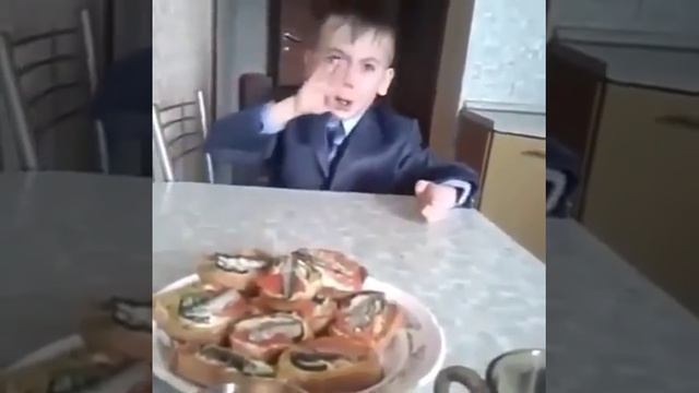 «Сижу, башкой своей ломаю эти знания». Шедевральная исповедь школьника смотреть онлайн