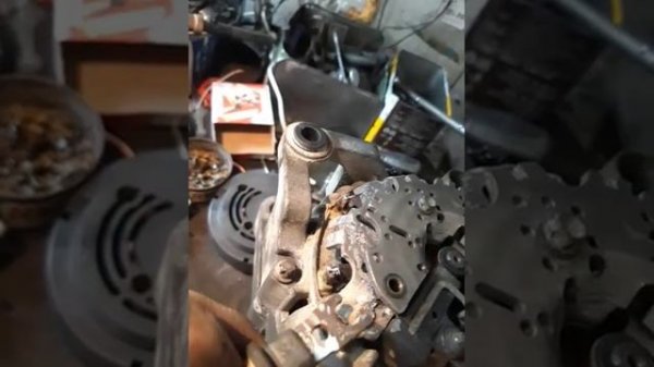 Генератор Daewoo Leganza 2.0 96206871 нет зарядки, хотя лампа зарядки гаснет при запуске двигателя