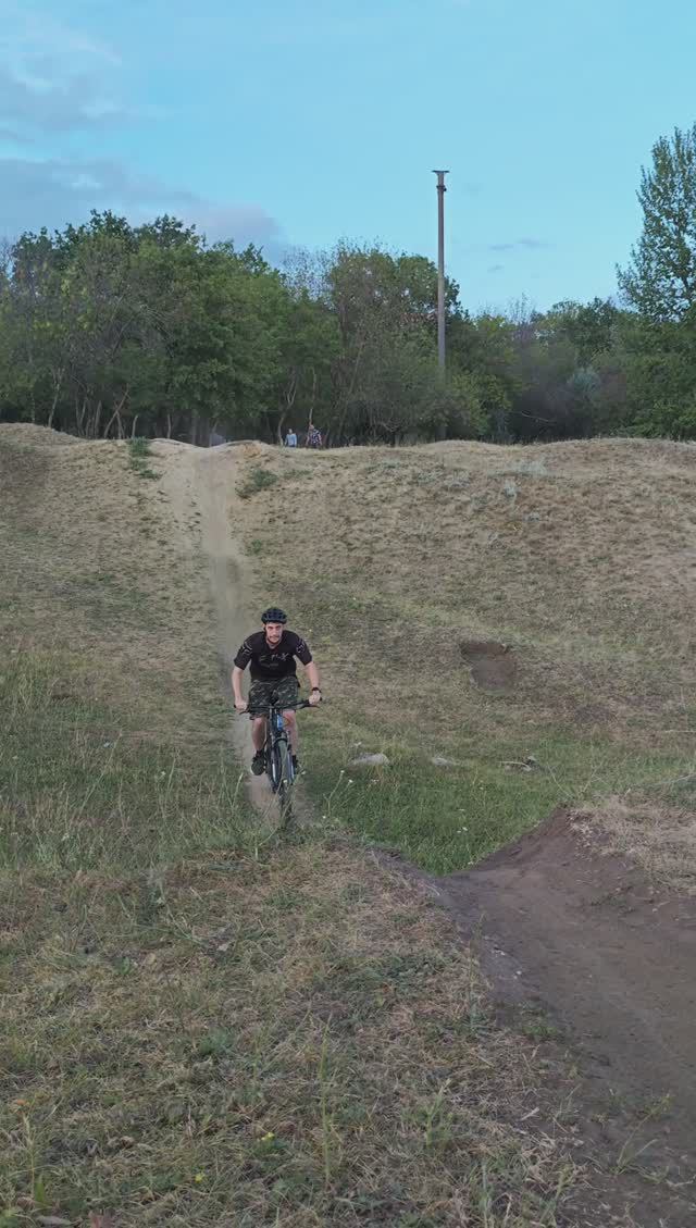 Велошашлындос на местном бугре :D смотреть онлайн